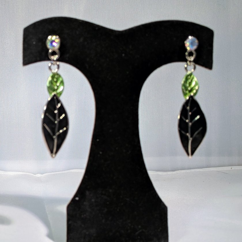 Black Necklace with Flower